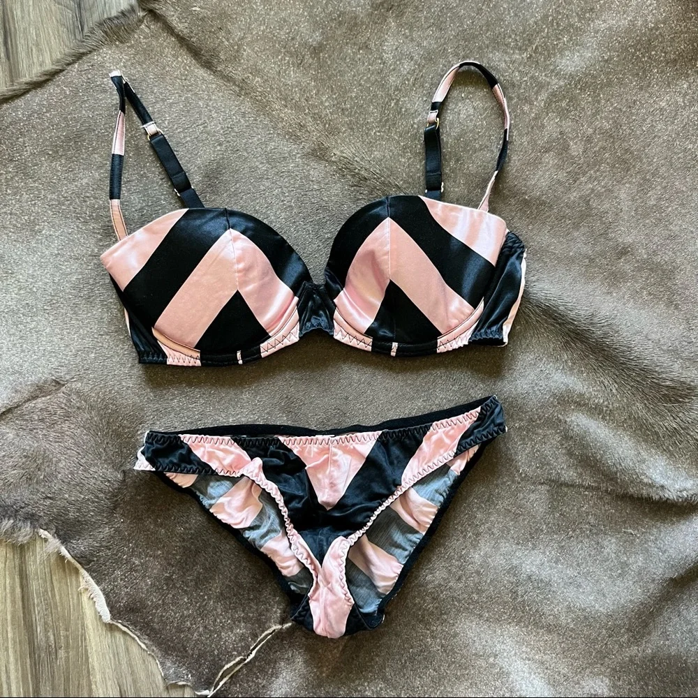 Agent Provocateur Melody Basque Striped Bra Pantie Set - Picture 2 of 9